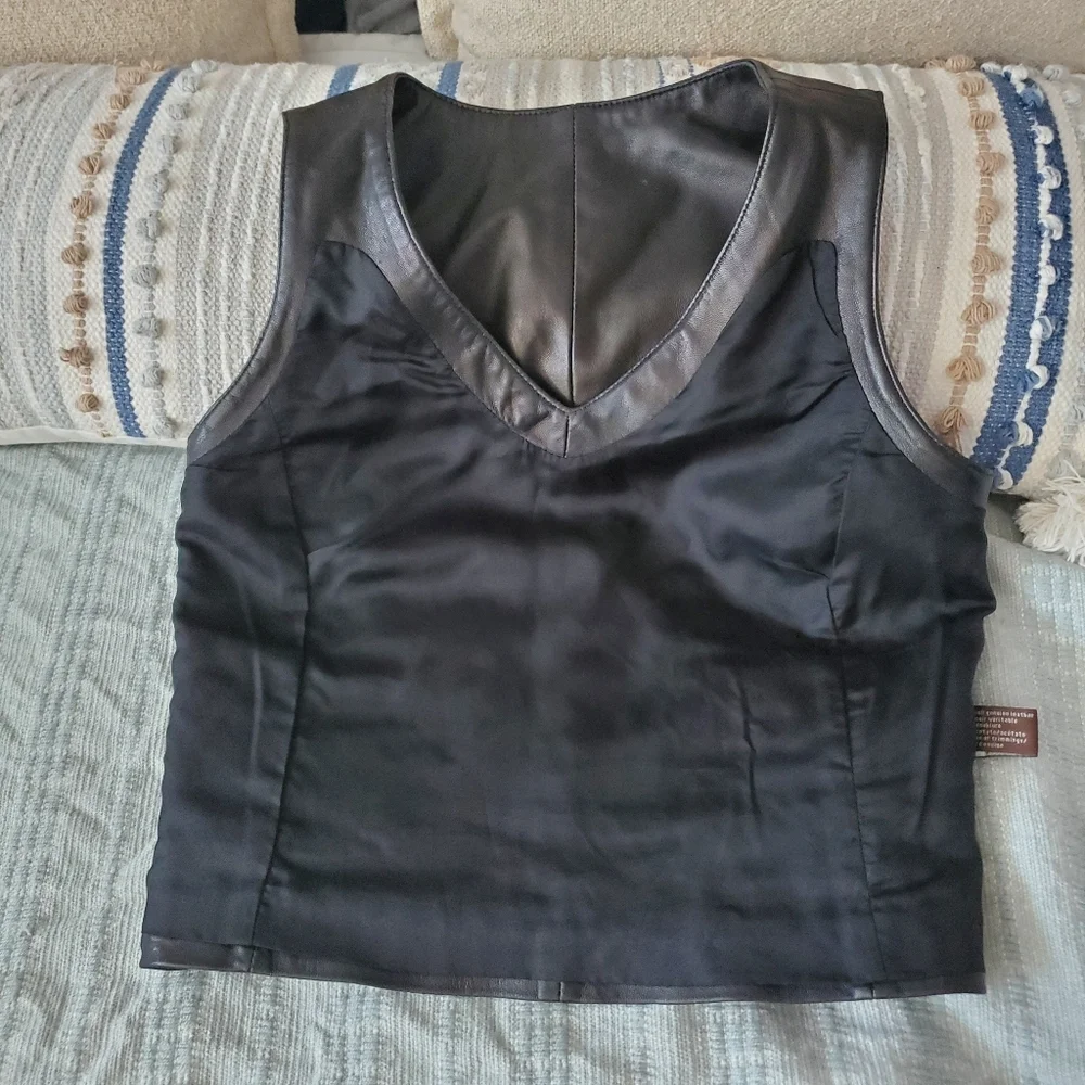 90's DANIER Soft Leather Sleeveless V Neck Vest - Picture 12 of 15